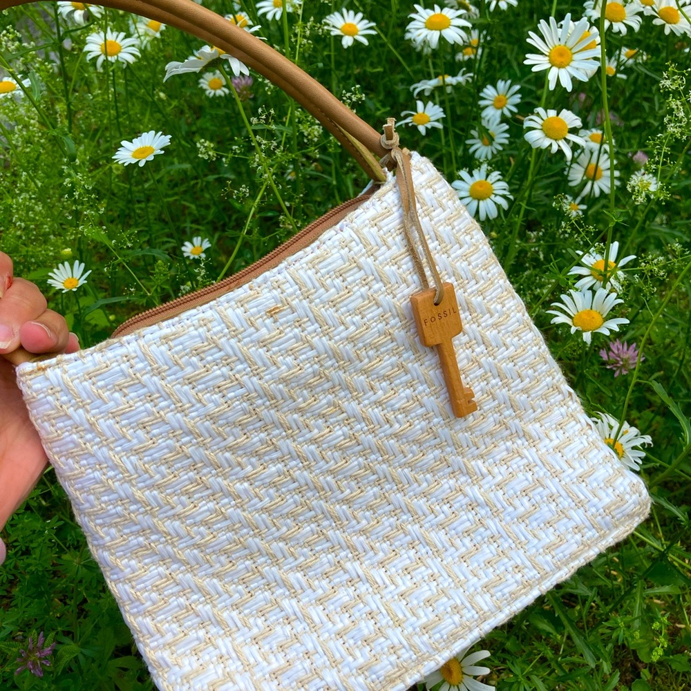 Fossil basket weave purse! Perfect for Spring and Summer!